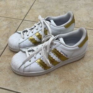 Adidas Superstar Sneakers